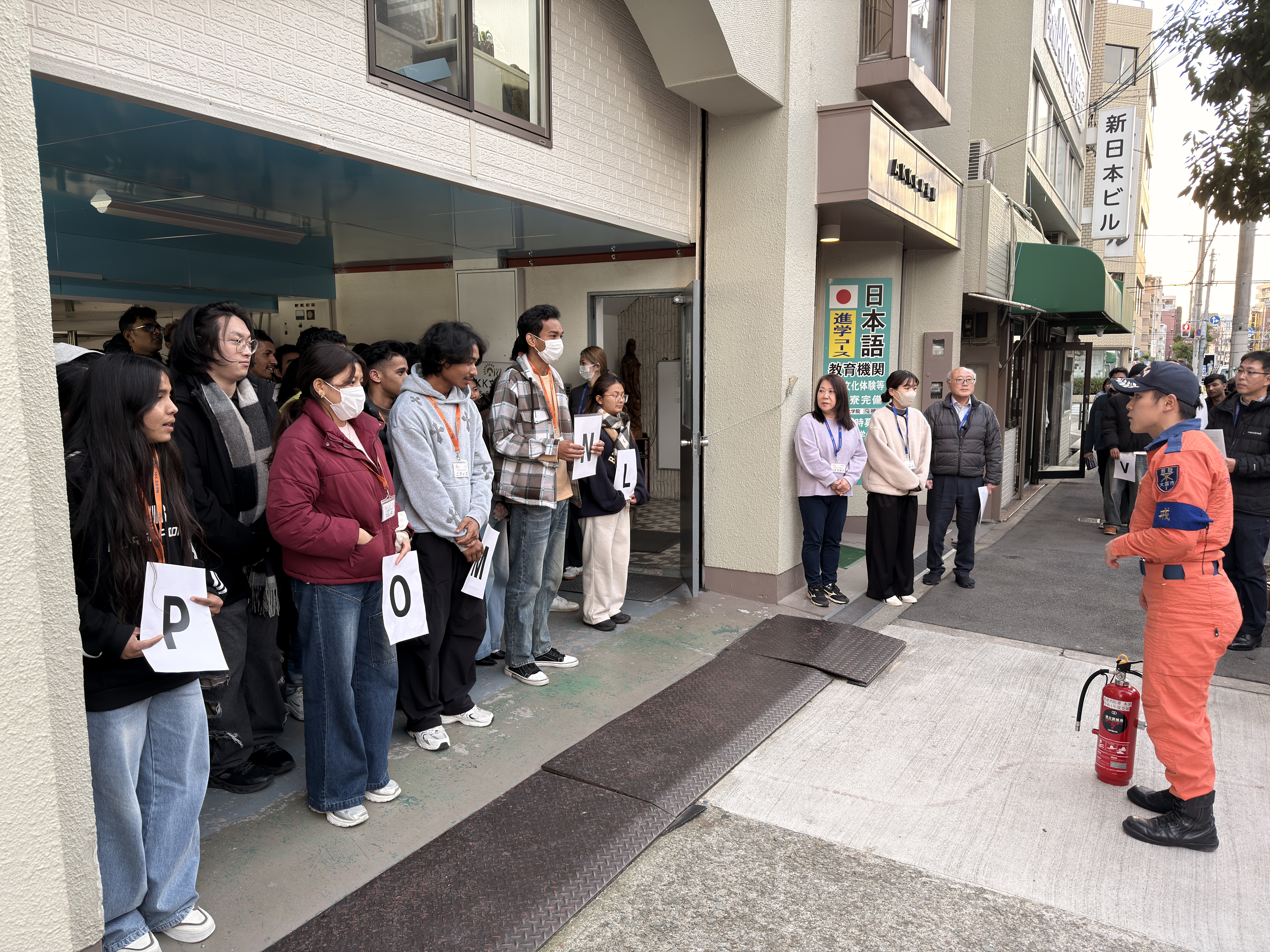 講義を受ける学生たち