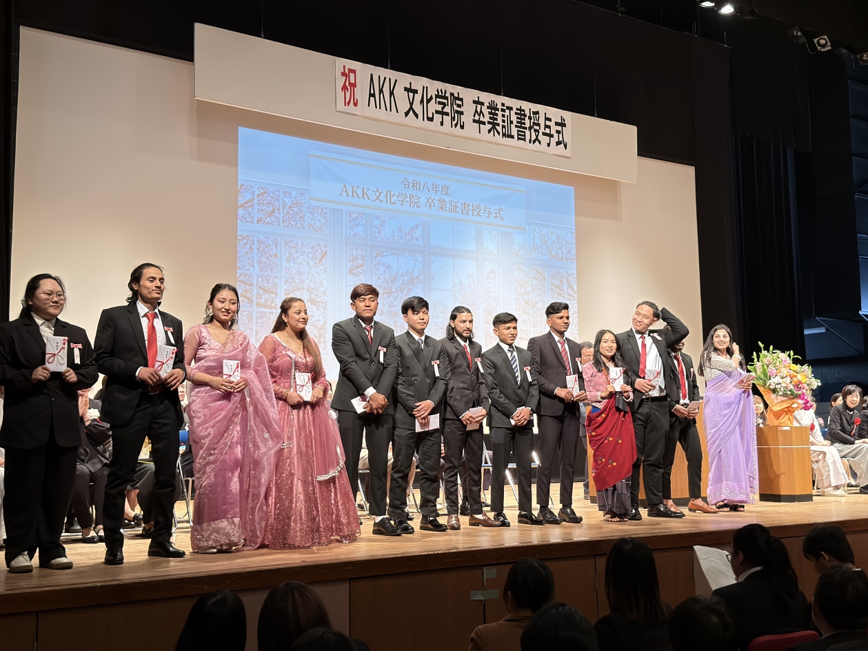 優秀賞を受け取った学生たち2